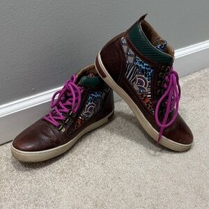 Inkkas Brown Leather High-Top Boots with Pink Laces size 9